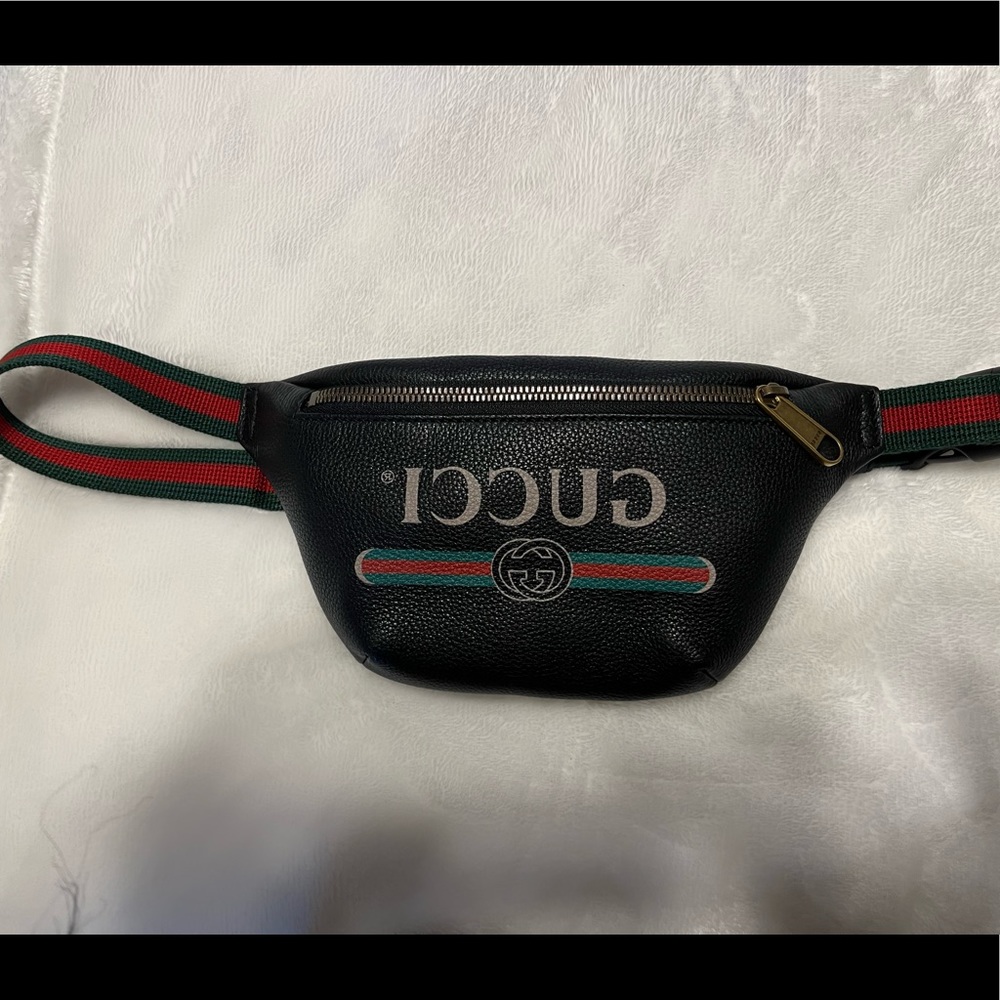 SOLD ❗️❗️❗️Gucci Small Web Logo Waist bag.